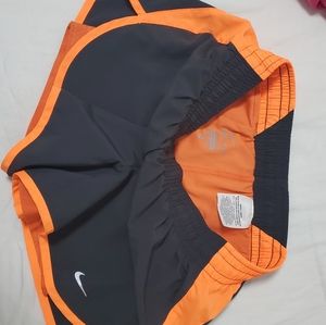 NIKE ACTIVE SHORTS